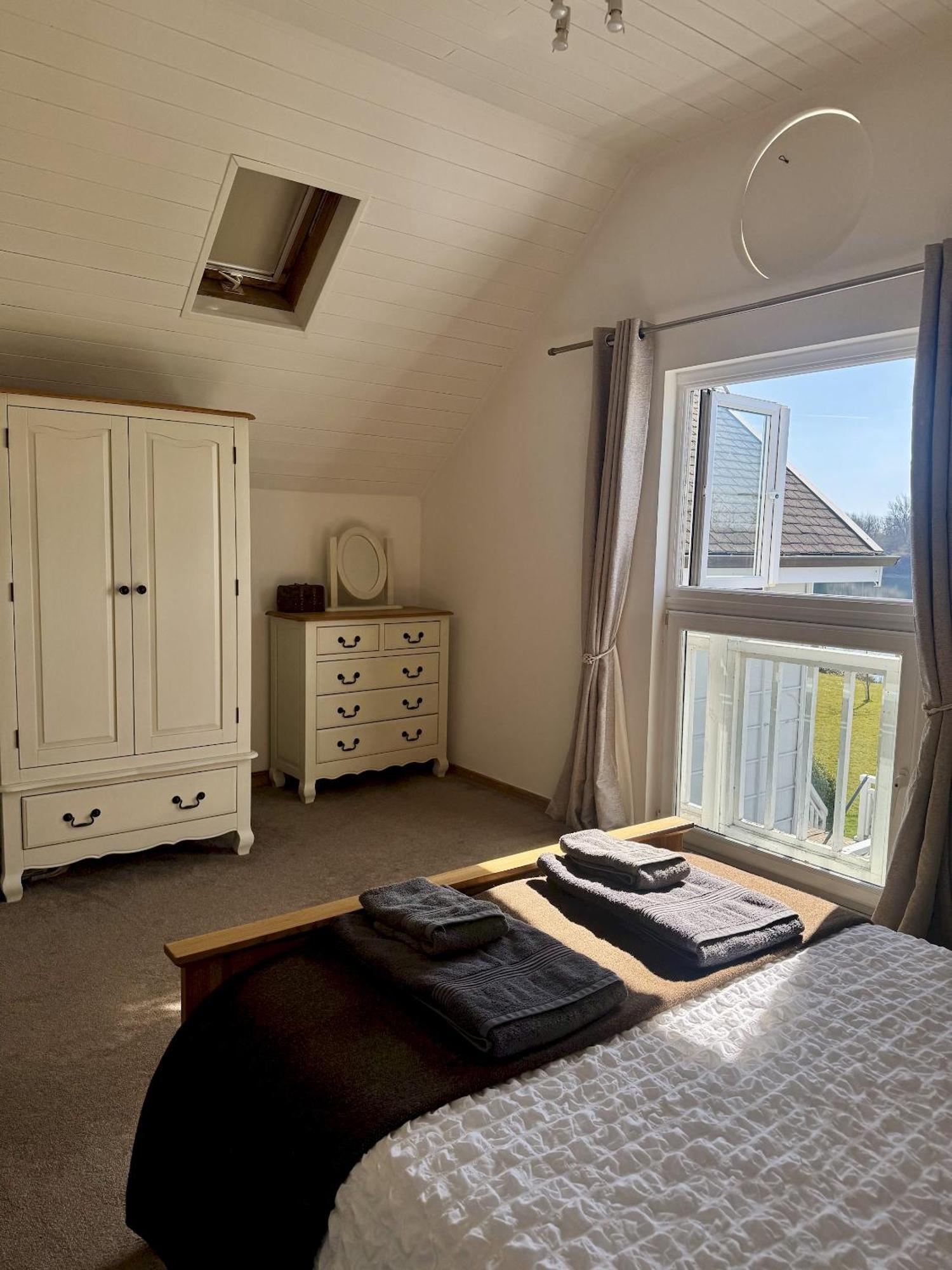Medway Hot Tub Lodge South Cerney Exterior foto